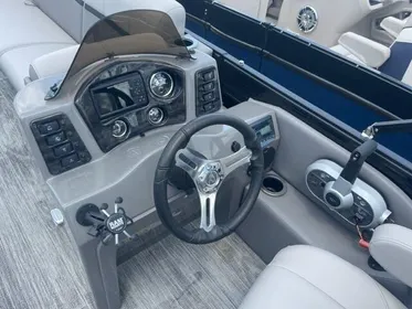 2023 Qwest Pontoons E-Class Lanai 822 LT