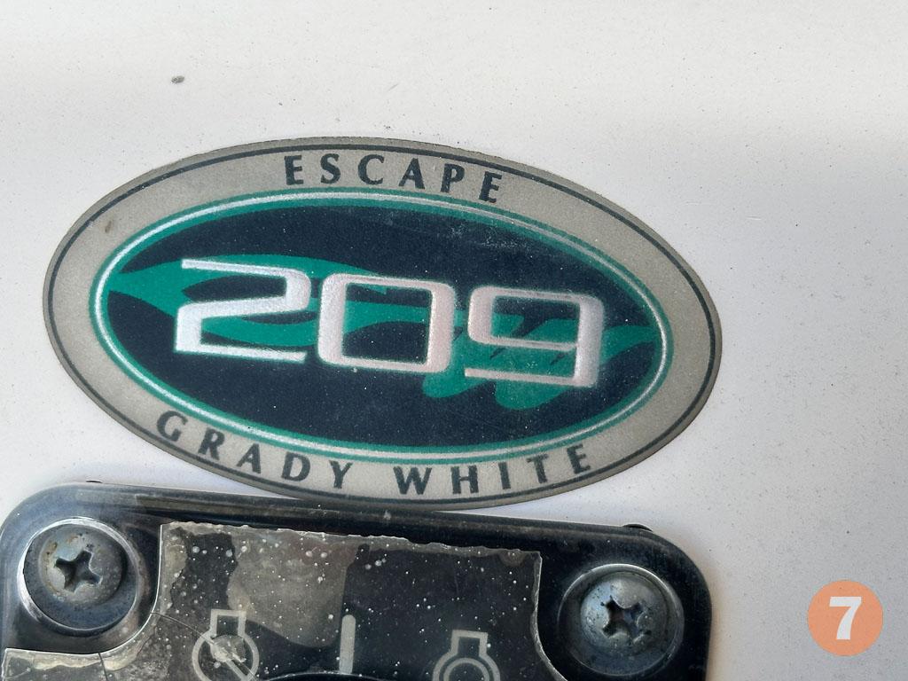 2004 Grady-White 209 Escape