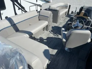 2023 Qwest Pontoons E-Class Lanai 822 LT