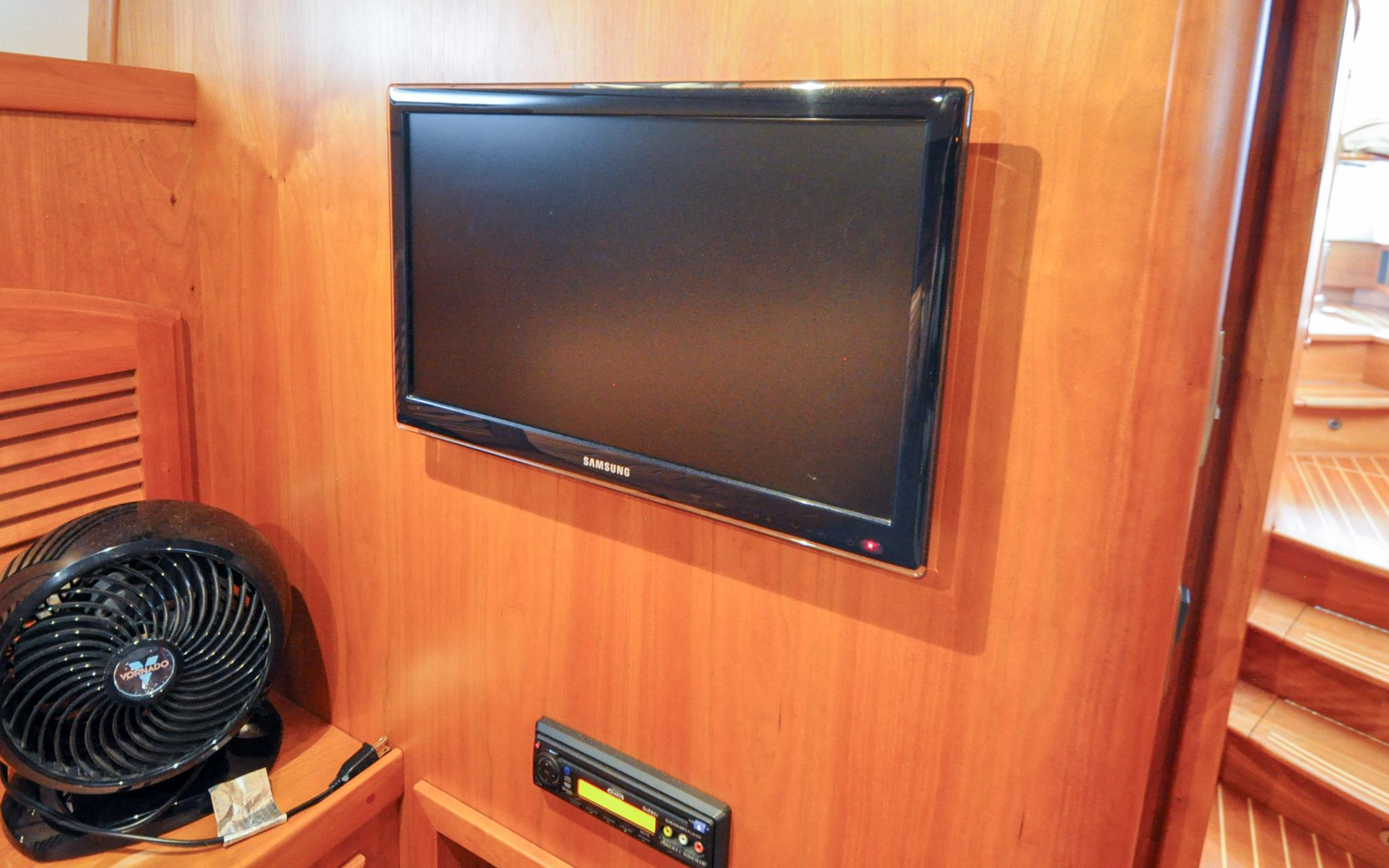 Sabre 42 Express - Dancin Seas - Owners Cabin - Flat Screen TV