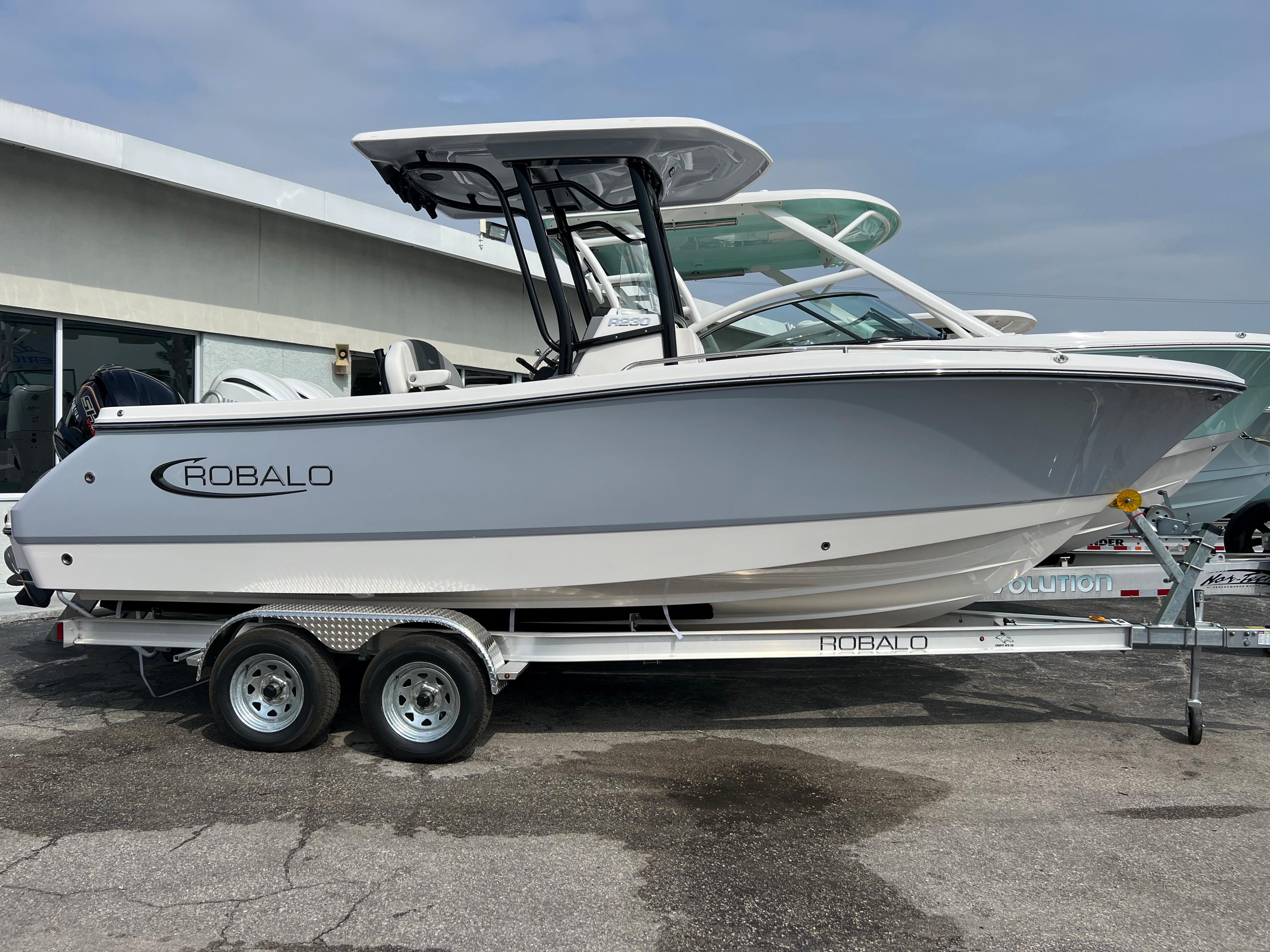 New 2024 Robalo R230 Center Console, 34243 Sarasota - Boat Trader