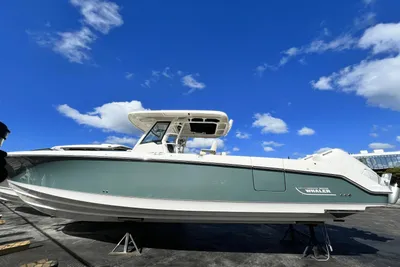 2024 Boston Whaler 330 Outrage