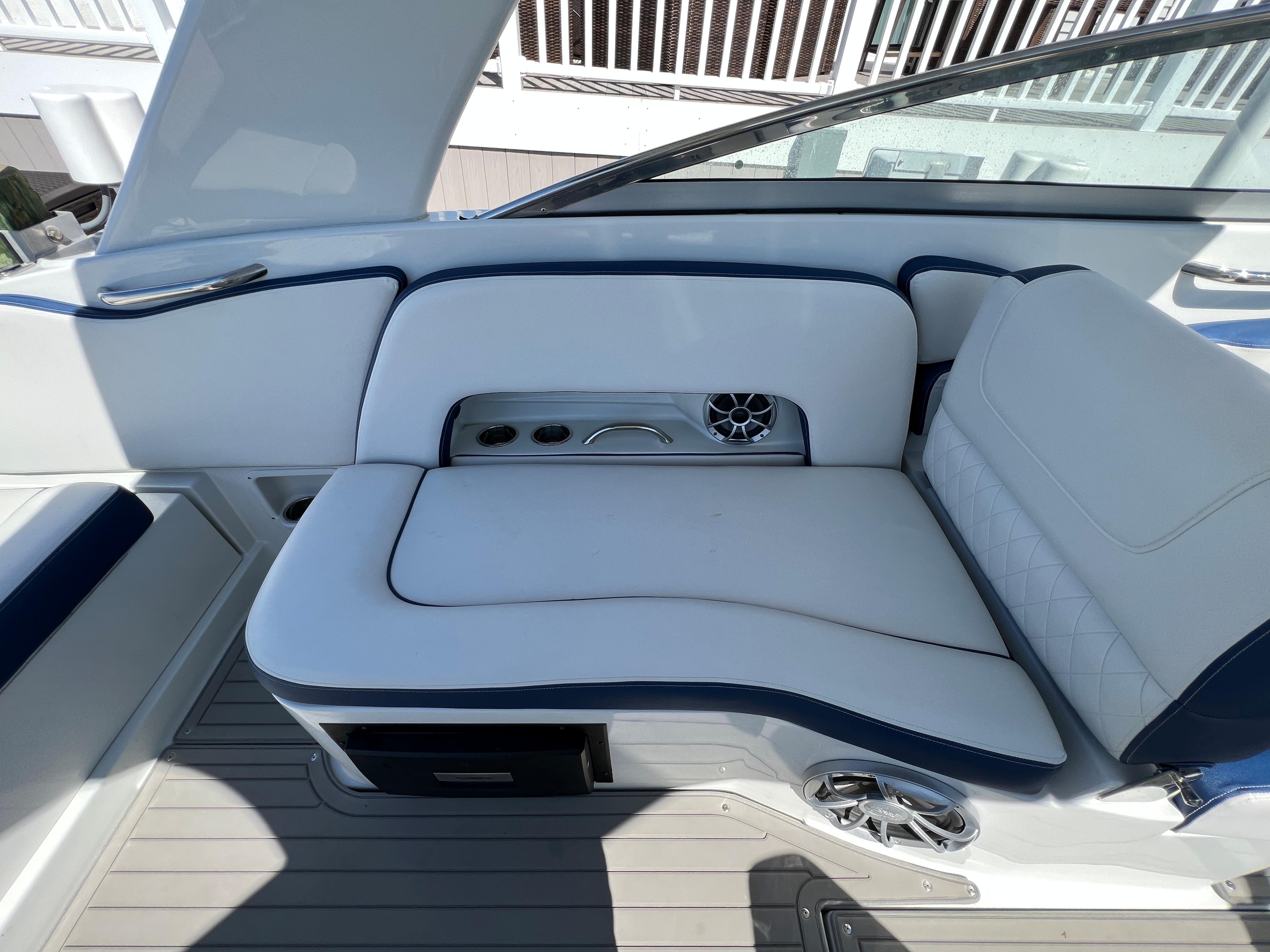 2022 Crownline E305 XS Starboard Cockpit Seating