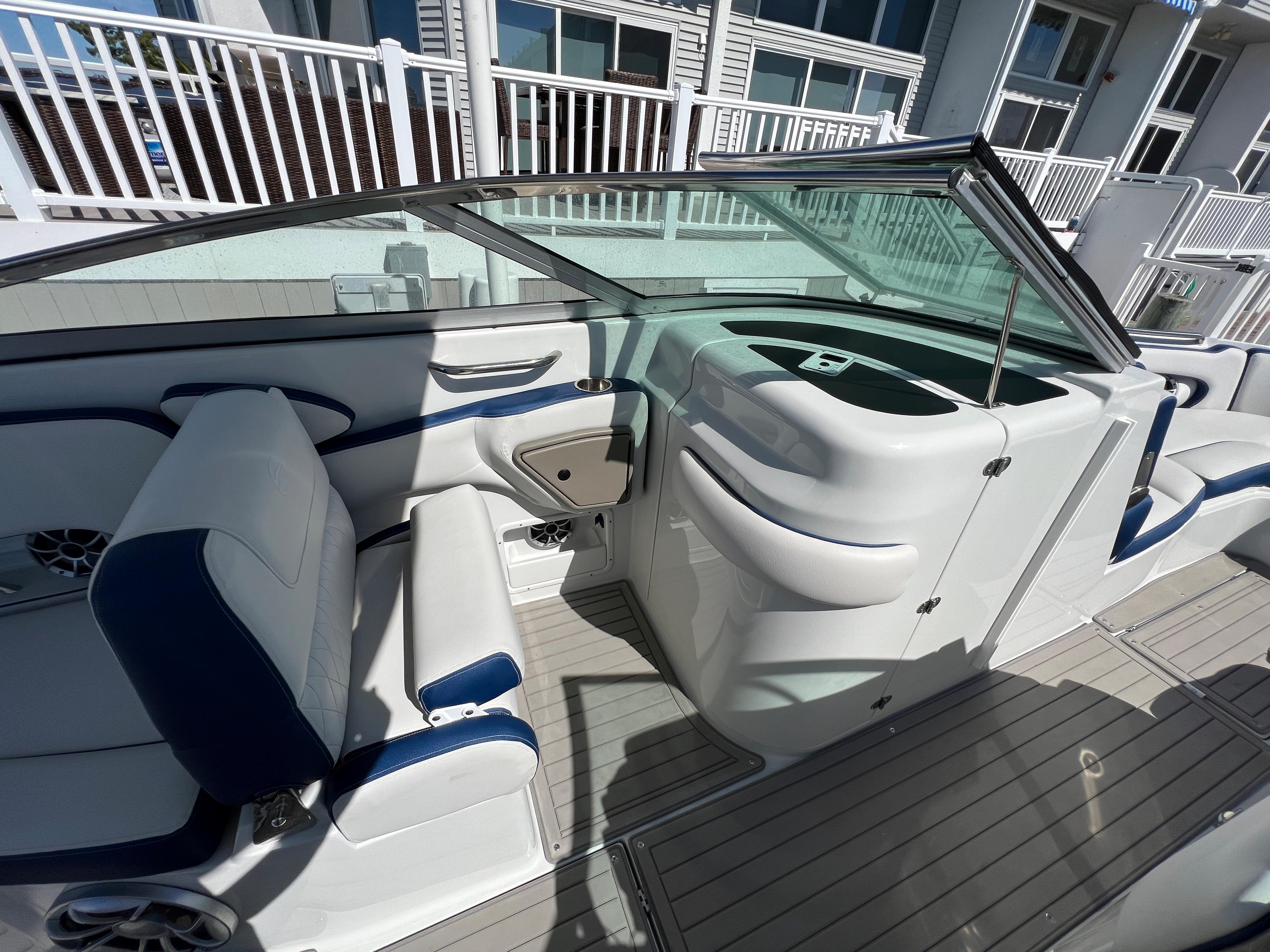 2022 Crownline E305 XS Port Helm Seating