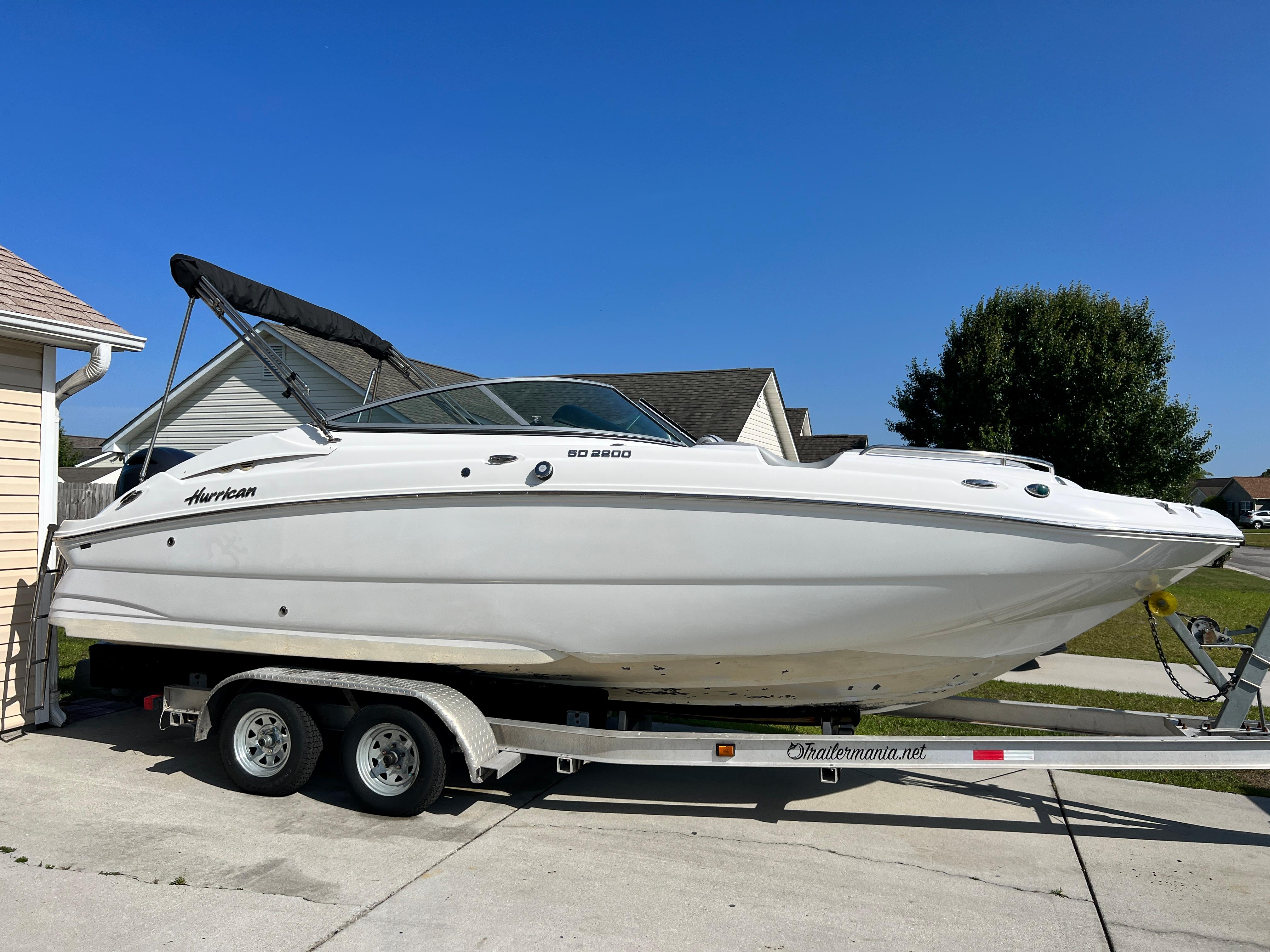 Used 2017 Hurricane SunDeck 2200 DC OB, 28411 Wilmington - Boat Trader