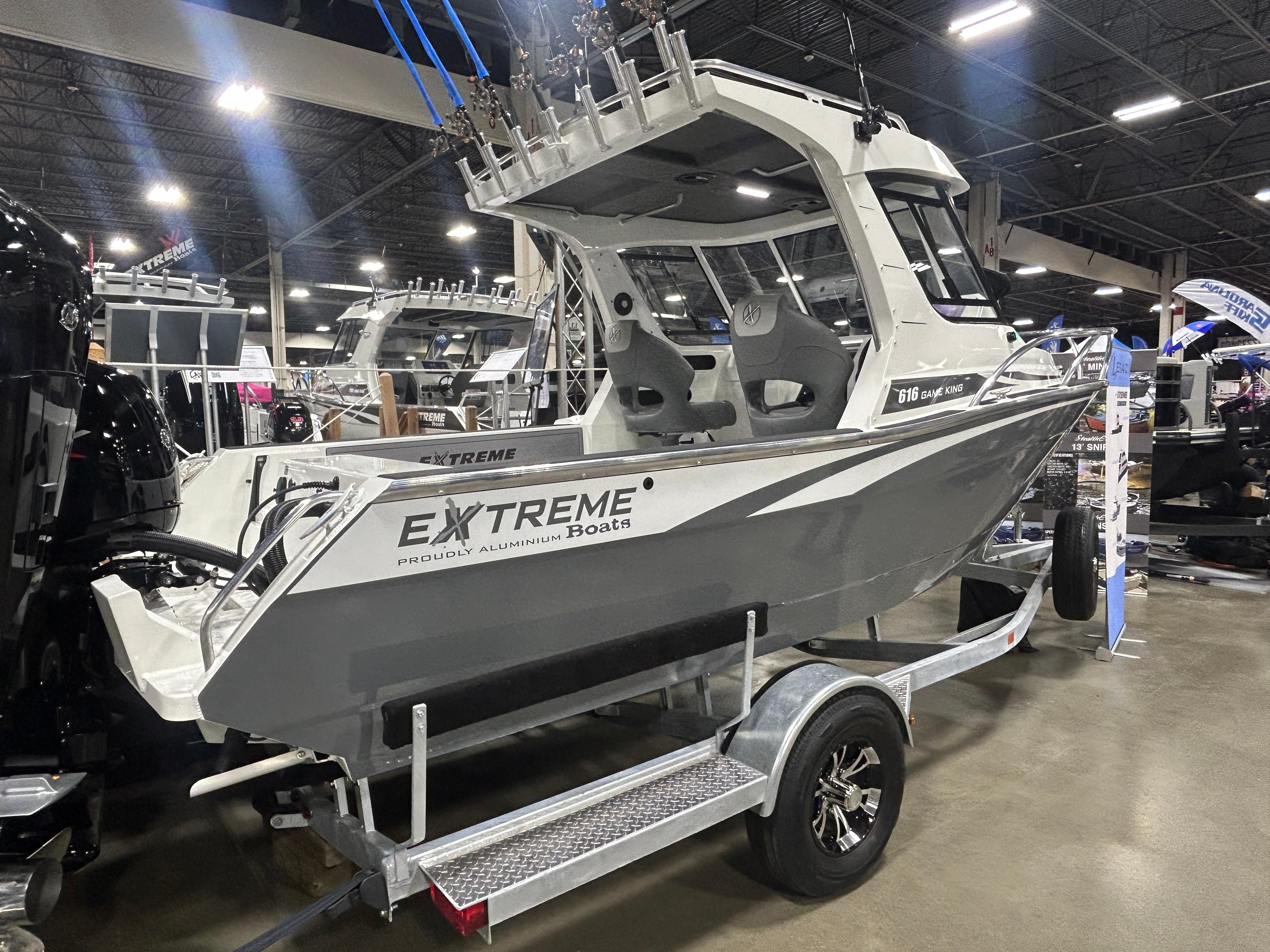 Port side View of 616 Game King by Extrerme Boats 