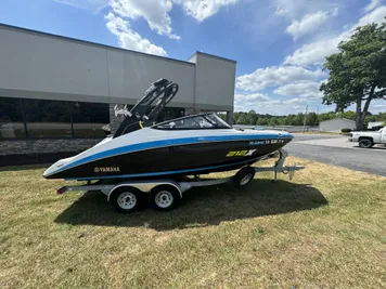 2022 Yamaha Boats 212XD