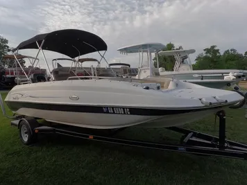 2008 NauticStar 205 DC