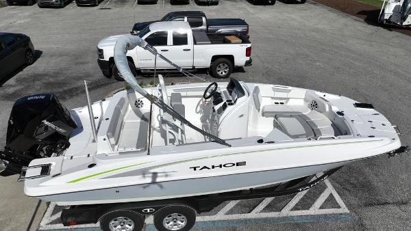 2150 CC - TAHOE Center-Console Deck Boat