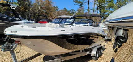 2023 Hurricane SunDeck 217 OB