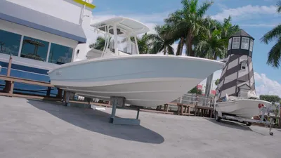 2023 Boston Whaler 220 Dauntless