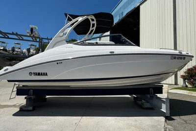 2022 Yamaha Boats 212 S-E SERIES