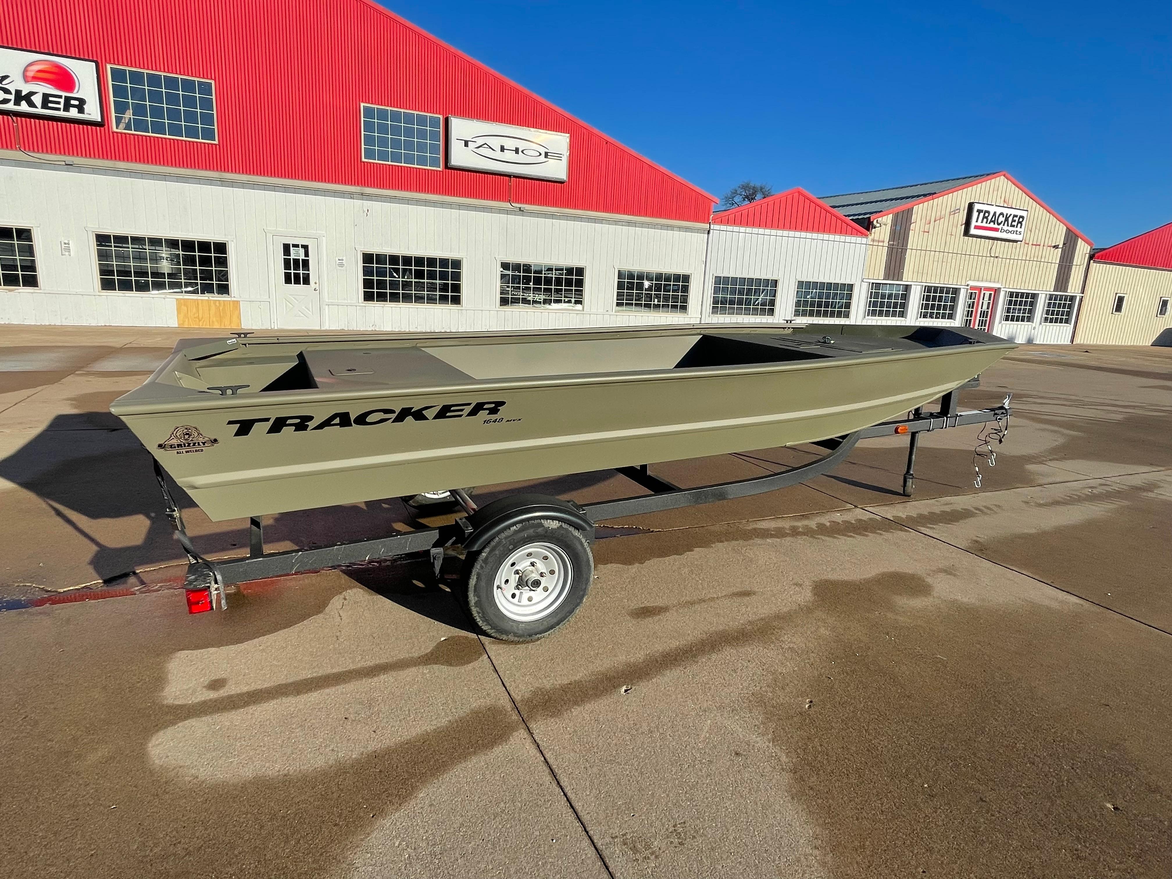 Outboard jon boat - GRIZZLY® 1448 - Tracker - sport-fishing