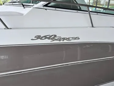 2011 Cruisers Yachts 360 Express