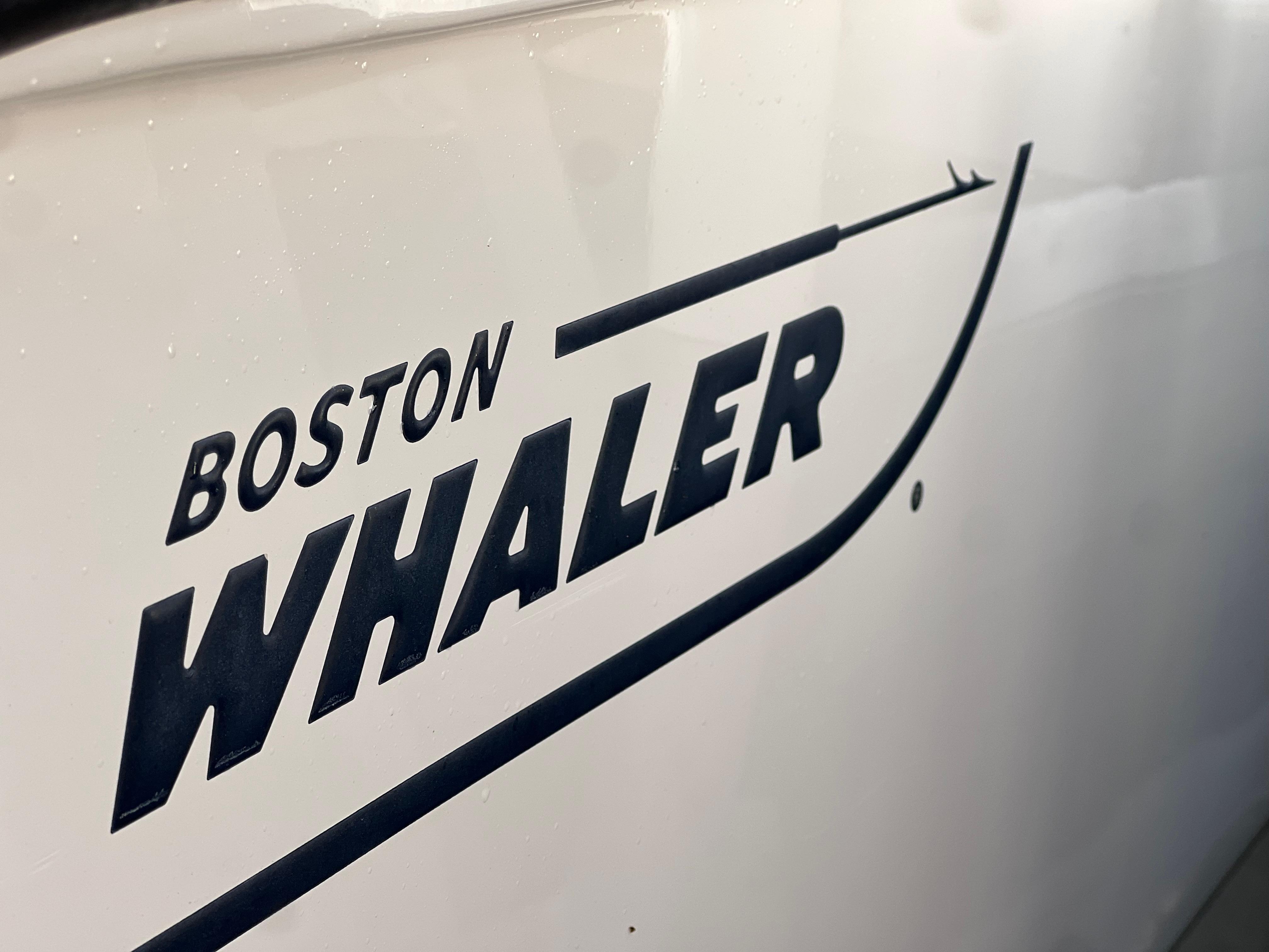 2006 Boston Whaler 210 Outrage CLEAN CLEAN CLEAN