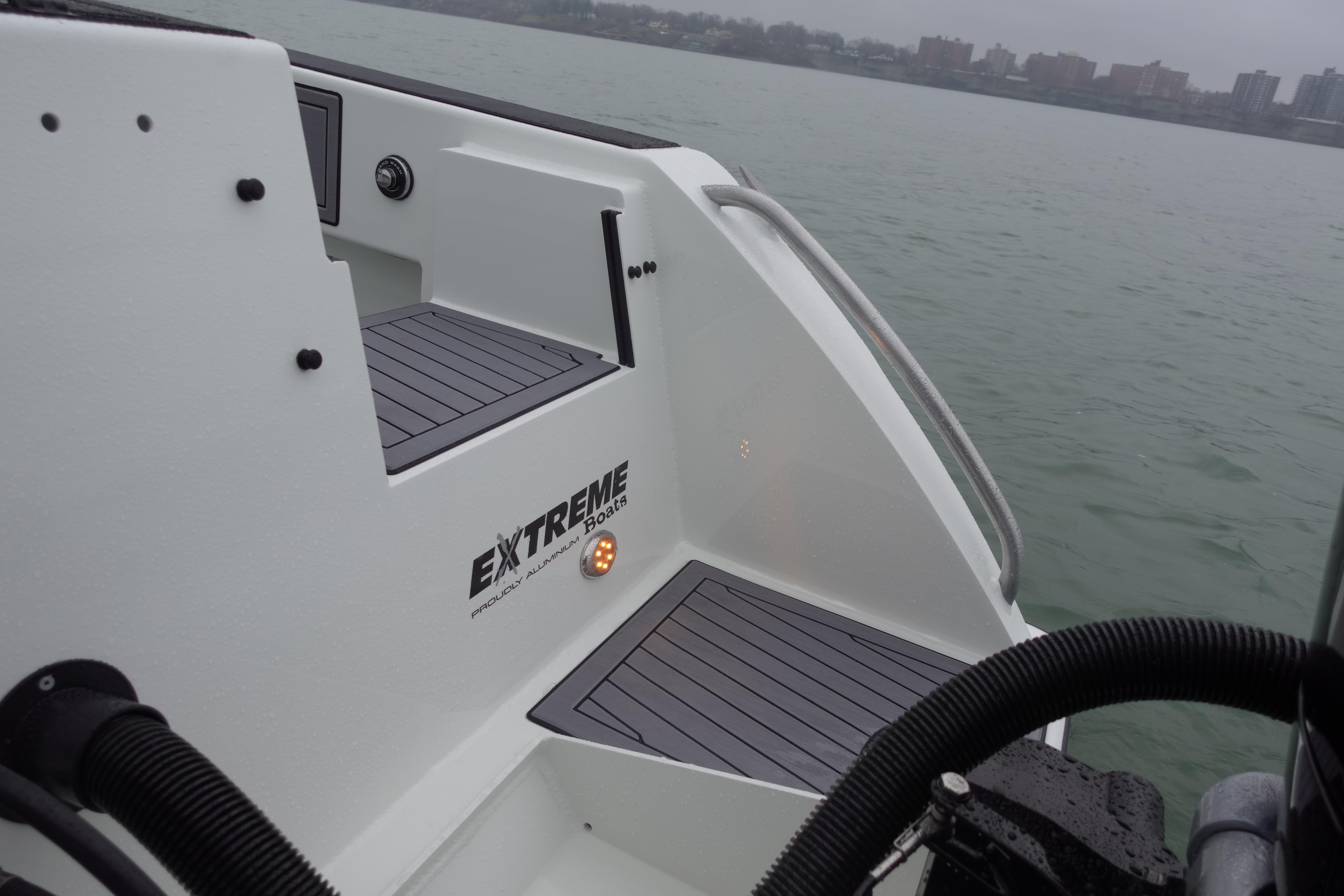 Extreme Boats Logo and Prop Alert Lights 