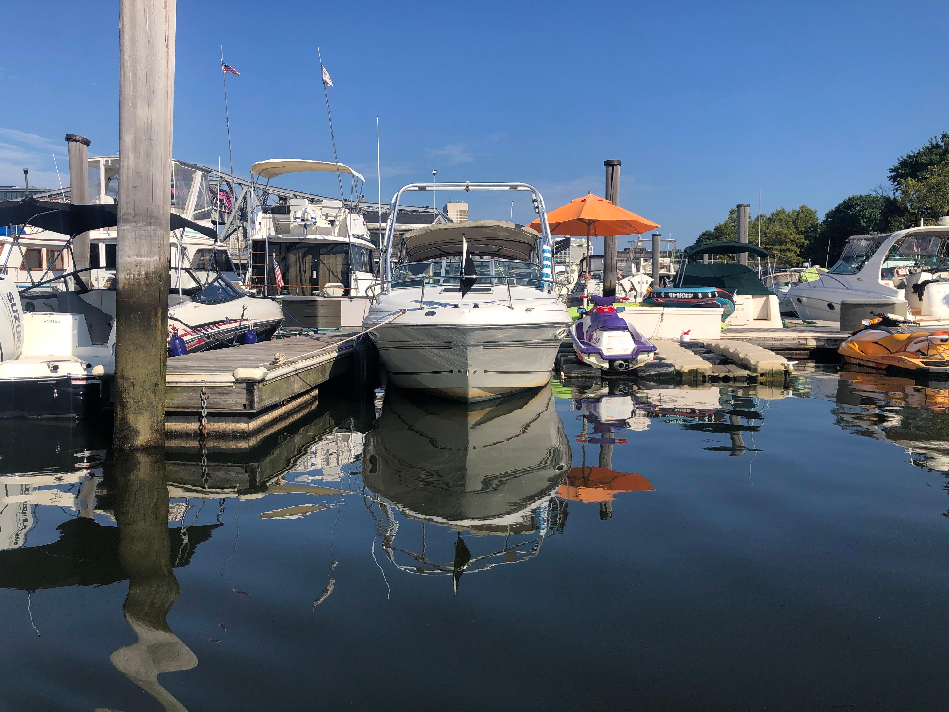 2000 Sea Ray 215 Express Cruiser