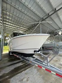 2022 Boston Whaler 325 Conquest