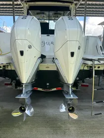 2022 Boston Whaler 325 Conquest