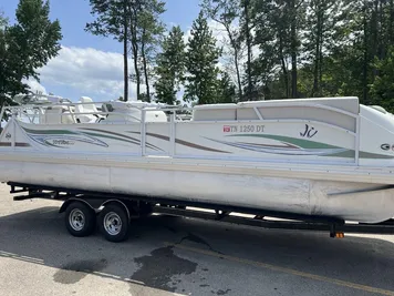 2006 JC PONTOON 266