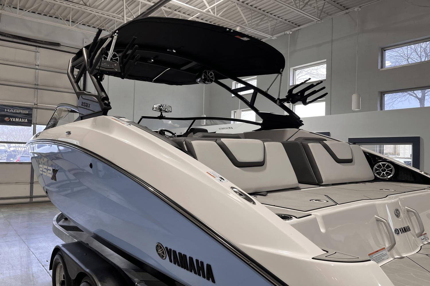 2024 Yamaha Boats 252XE