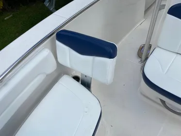 2019 Robalo 202 EX explorer