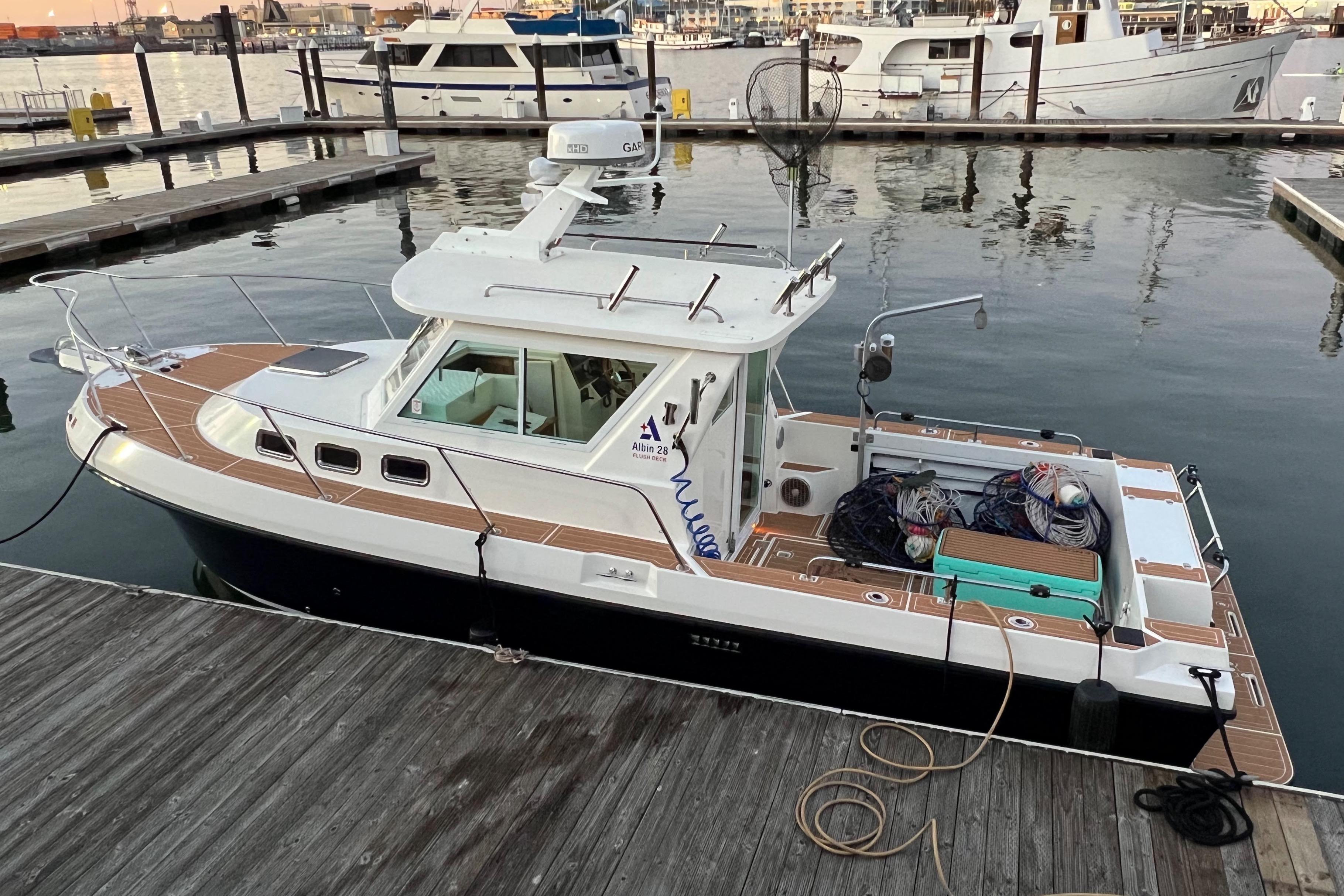 ALBIN MARINE 31 TOURNAMENT EXPRESS INBOARD used boat in Japan for sale