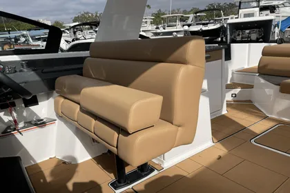 2024 Aviara AV32 Outboard