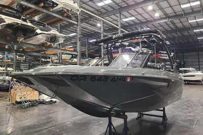 2022 ATX Surf Boats Tige 20