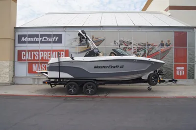 2023 MasterCraft XT20