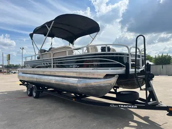 2020 Sun Tracker Fishin' Barge 24 DLX