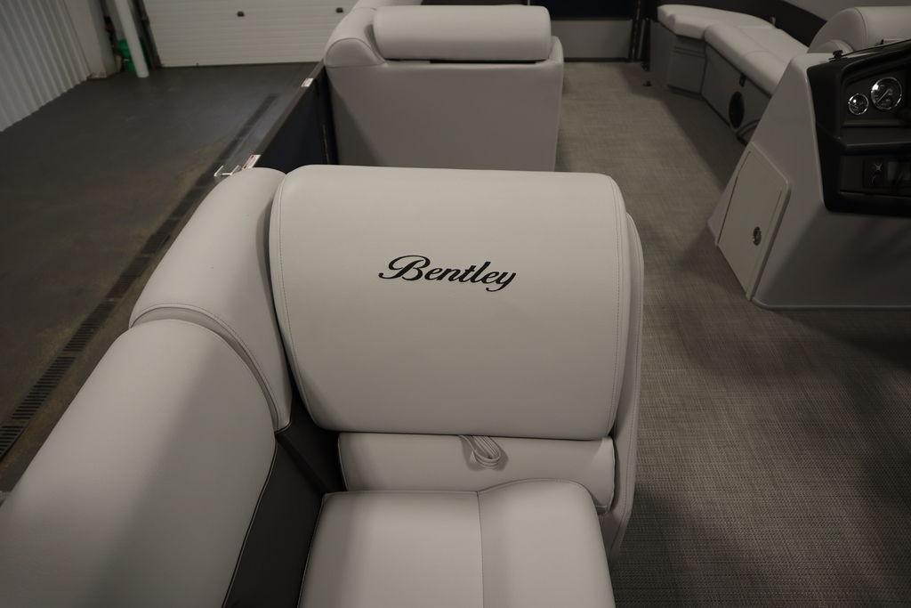 2023 Bentley Pontoons 243 Cruise Tri-toon