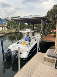 2021 Robalo 242