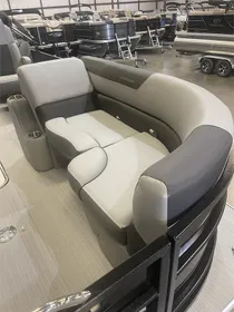 2023 Veranda VR22RC Luxury Tri-Toon