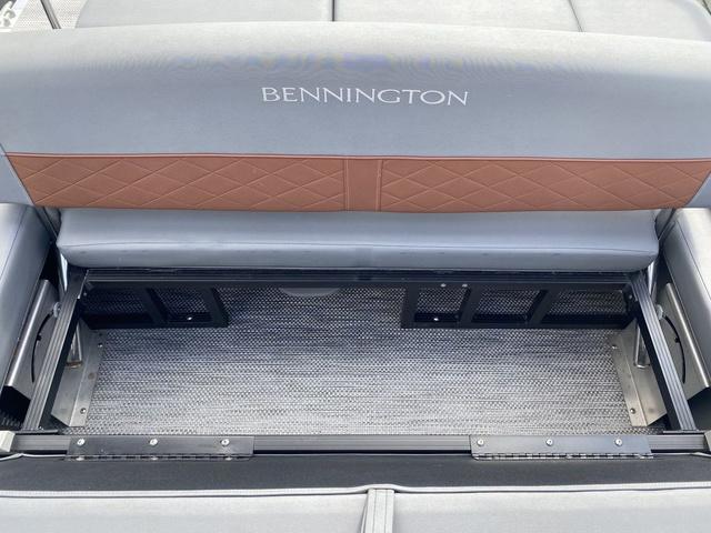 2023 Bennington 25 LSB - Swingback - Tritoon