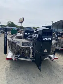 2024 Excel Bay Pro 220 Elite with 200 HP Suzuki