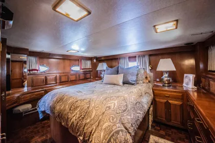 1989 Ocean Alexander 48 Flush Deck