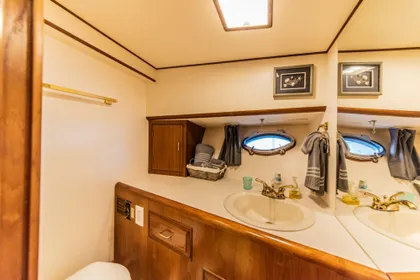 1989 Ocean Alexander 48 Flush Deck