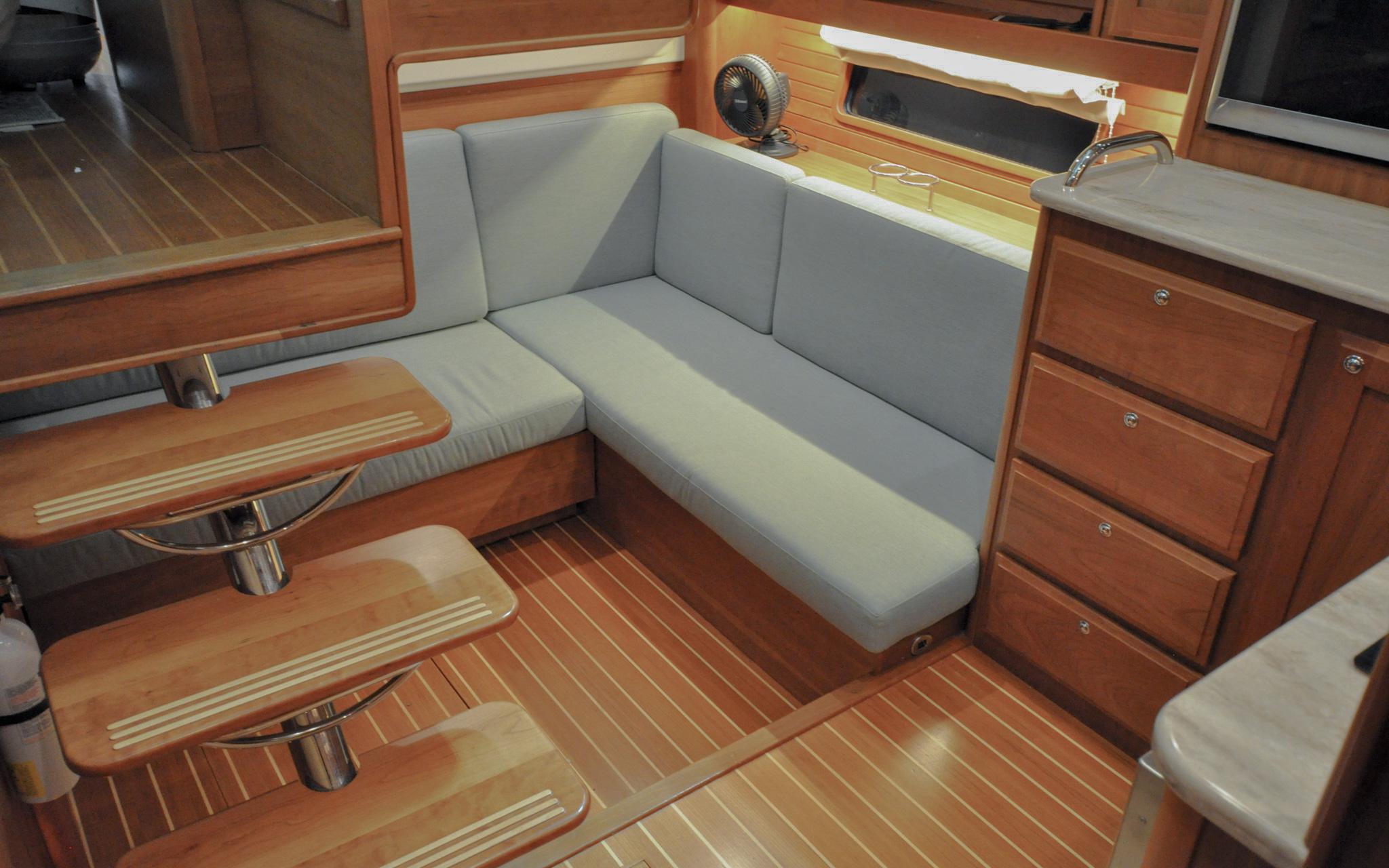 Sabre 38 Salon Express - Knot Done Yet - Lower Lounge