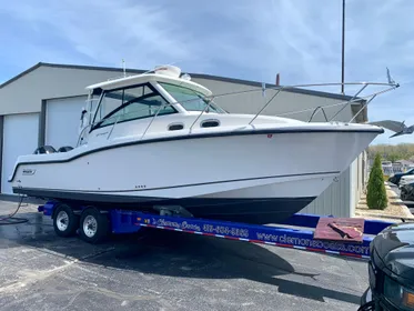 2015 Boston Whaler 315 Conquest