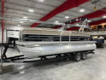 2018 Sun Tracker Party Barge 22 XP3