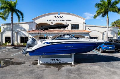 2023 Hurricane SunDeck 235 OB