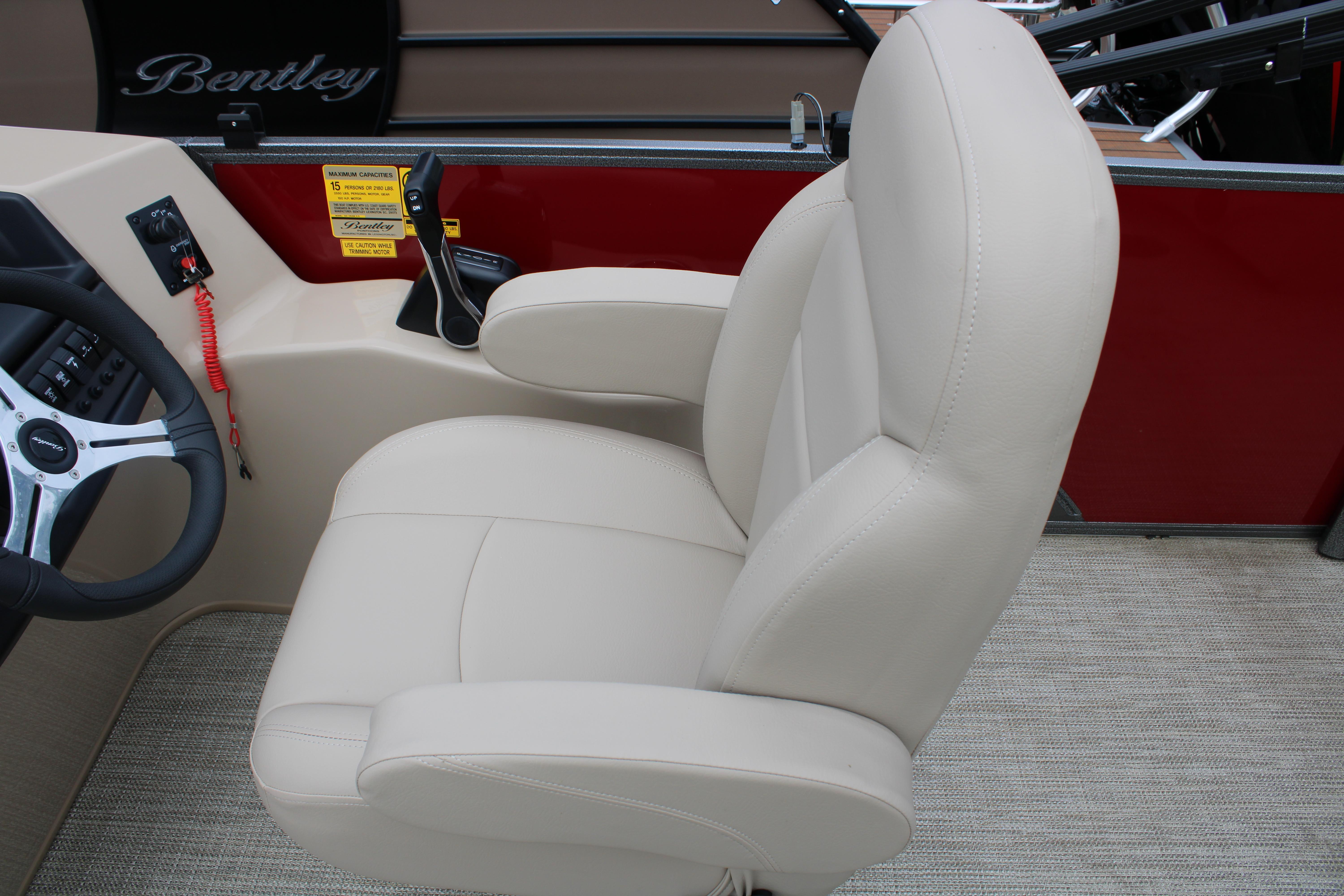 2023 Bentley Pontoons Legacy 220 Cruise XL