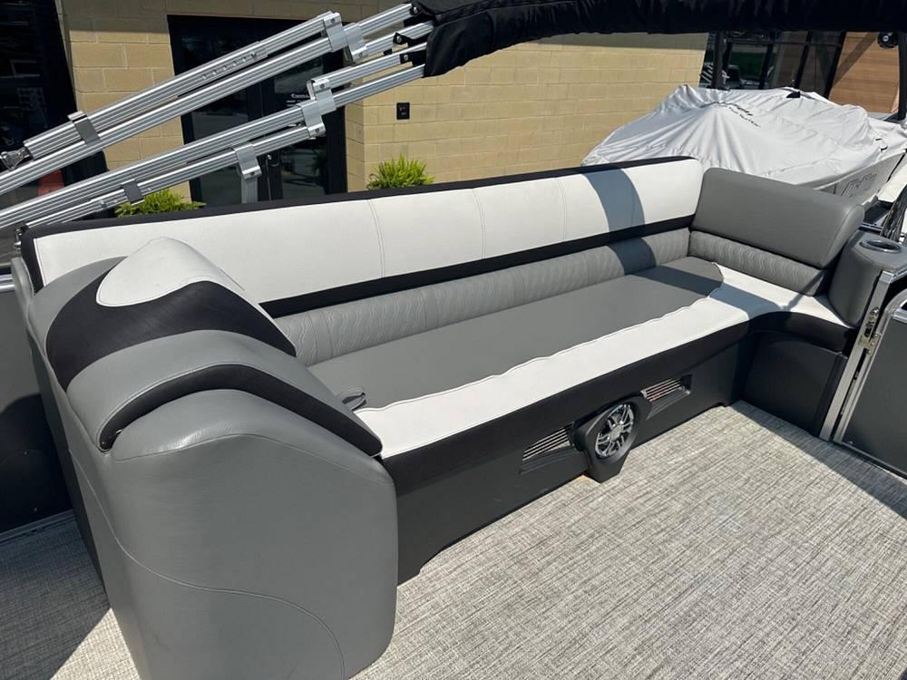 2023 Tahoe 2585 Cascade Quad Lounger for sale in Comstock Park, MI