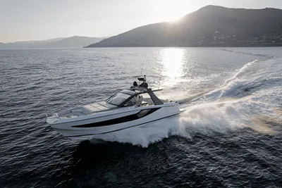 2024 Azimut Verve 42