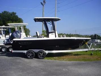 2023 Robalo 226 Cayman