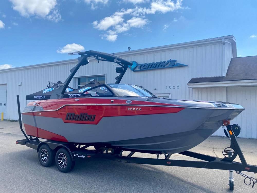 Used 2023 Malibu M220, 49321 Comstock Park - Boat Trader