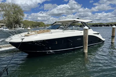 2019 Sea Ray 320 Sundancer