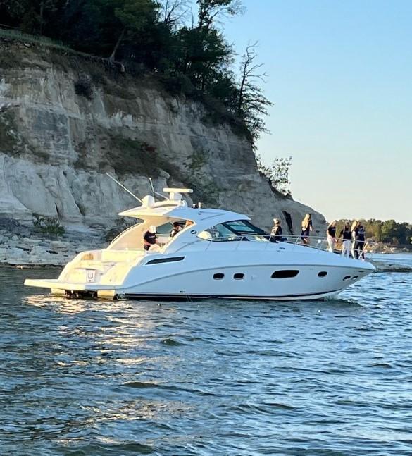 Sea Ray 470 Sundancer: Prices, Specs, Reviews and Sales