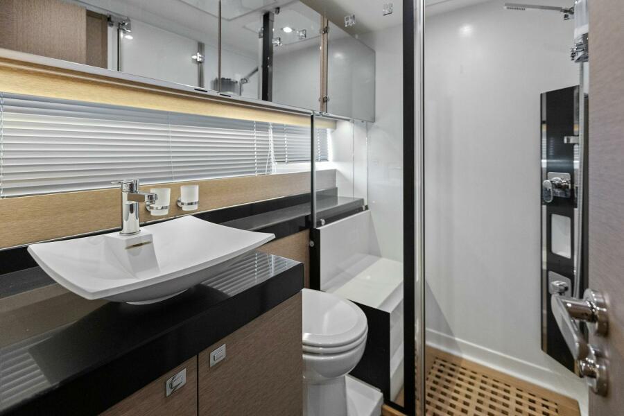 Guest Stateroom Head/Shower Stall